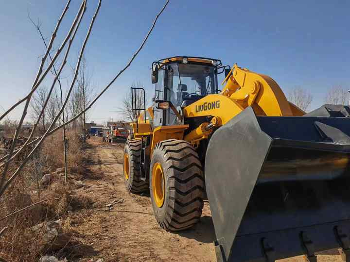 Used LIUGONG 856H wheel in Good Condition for sale 90%new uesd Loader liugong 856h Used Loader For Sale - Wheel loader: picture 5 Used LIUGONG 856H wheel in Good Condition for sale 90%new uesd Loader liugong 856h Used Loader For Sale - Wheel loader: picture 5