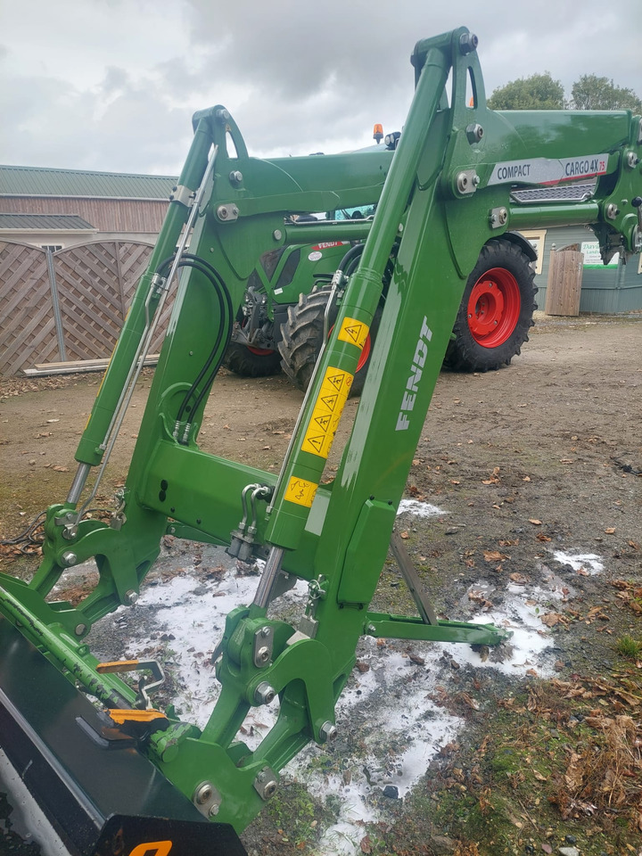 Farm tractor FENDT 312 VARIO: picture 6