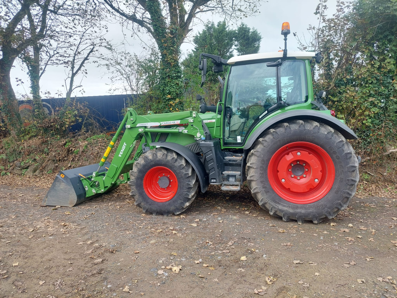Farm tractor FENDT 312 VARIO: picture 11