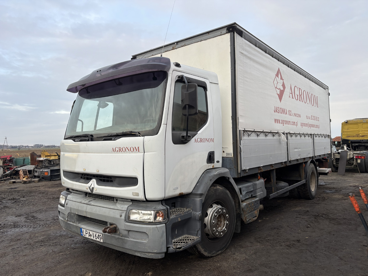 RENAULT Premium 260 - Curtainsider truck: picture 1 RENAULT Premium 260 - Curtainsider truck: picture 1