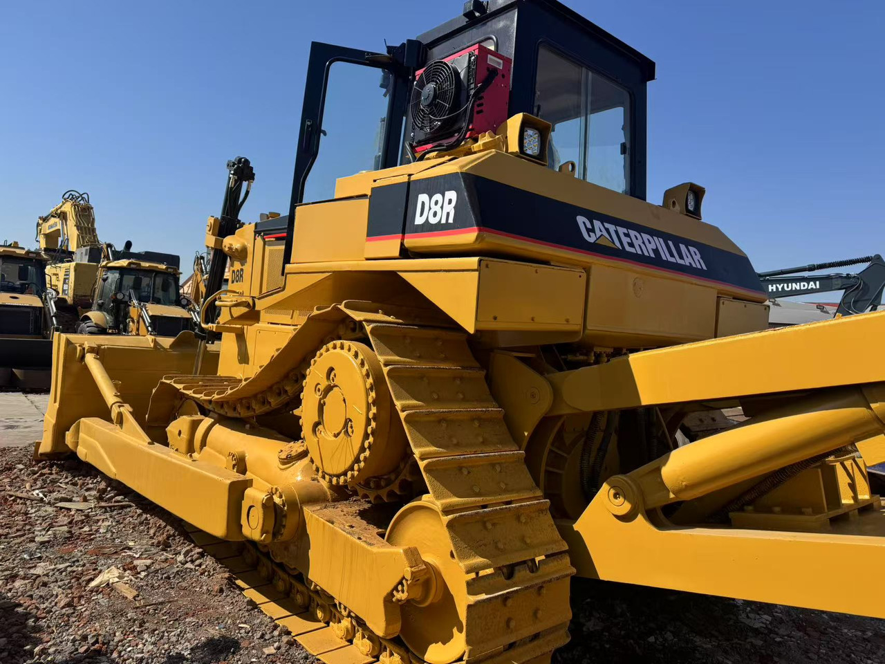 CATERPILLAR D8R - Bulldozer: picture 2 CATERPILLAR D8R - Bulldozer: picture 2