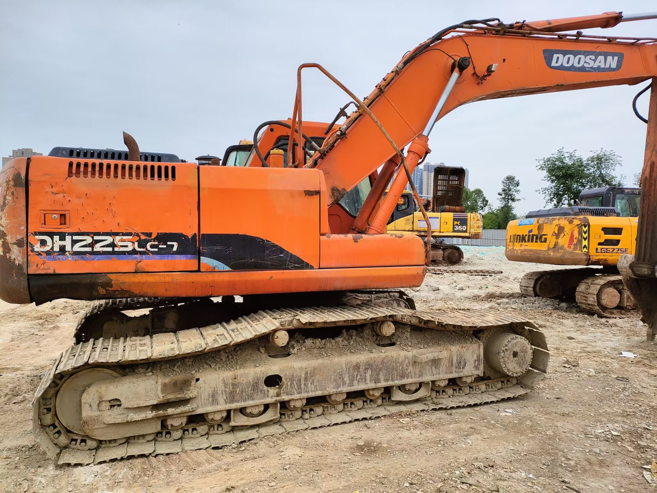 DOOSAN DH225LC-7 - Crawler excavator: picture 2 DOOSAN DH225LC-7 - Crawler excavator: picture 2