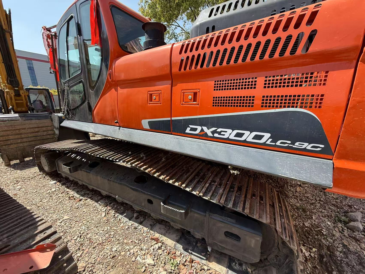 DOOSAN DX300LC-9C - Crawler excavator: picture 2 DOOSAN DX300LC-9C - Crawler excavator: picture 2