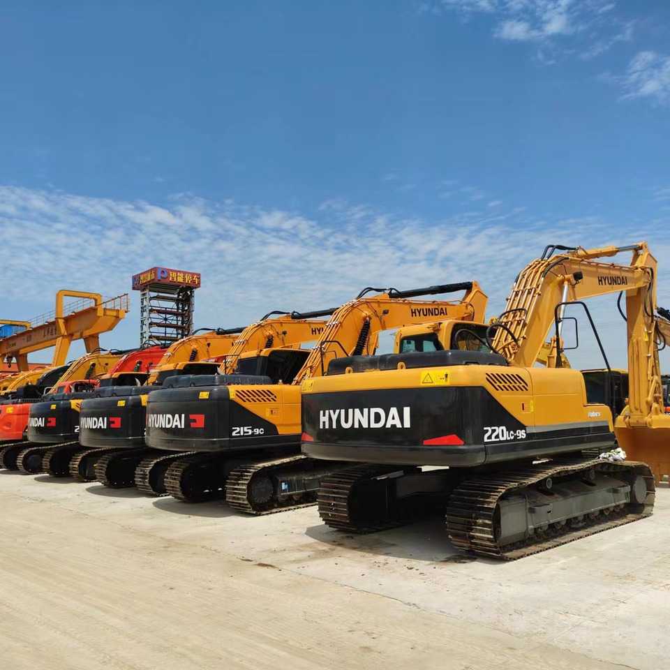 HYUNDAI R215-9T - Crawler excavator: picture 2 HYUNDAI R215-9T - Crawler excavator: picture 2
