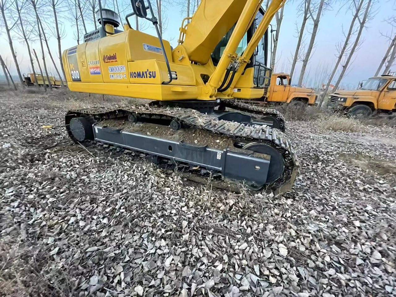 KOMATSU PC300-7 - Crawler excavator: picture 2 KOMATSU PC300-7 - Crawler excavator: picture 2