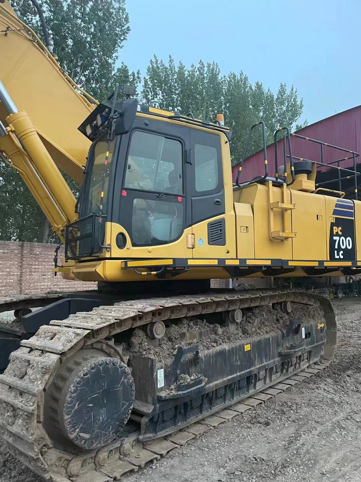 KOMATSU PC700 - Crawler excavator: picture 1 KOMATSU PC700 - Crawler excavator: picture 1