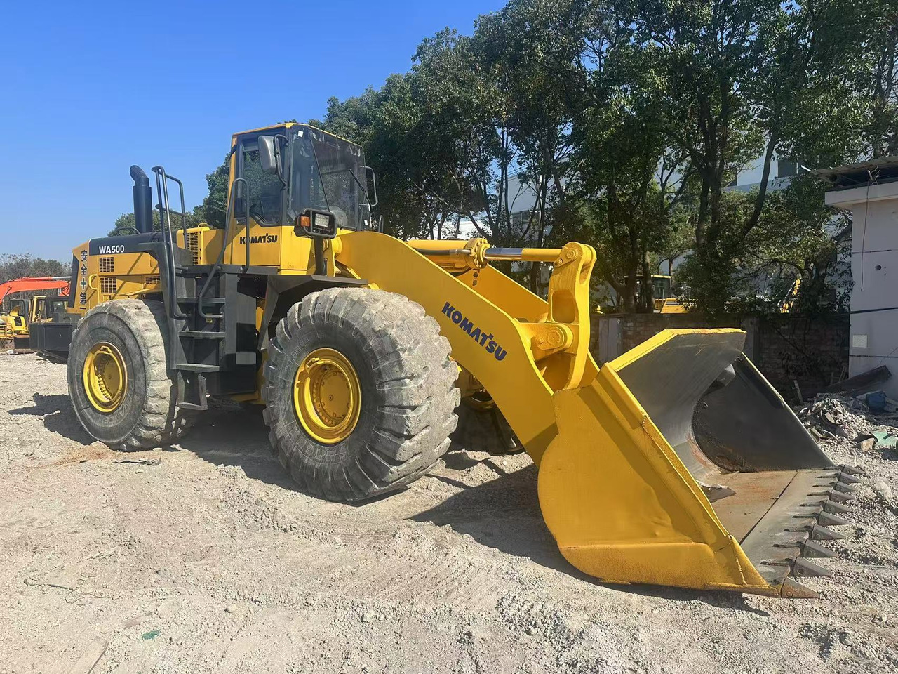 KOMATSU WA500-3 - Wheel loader: picture 1 KOMATSU WA500-3 - Wheel loader: picture 1