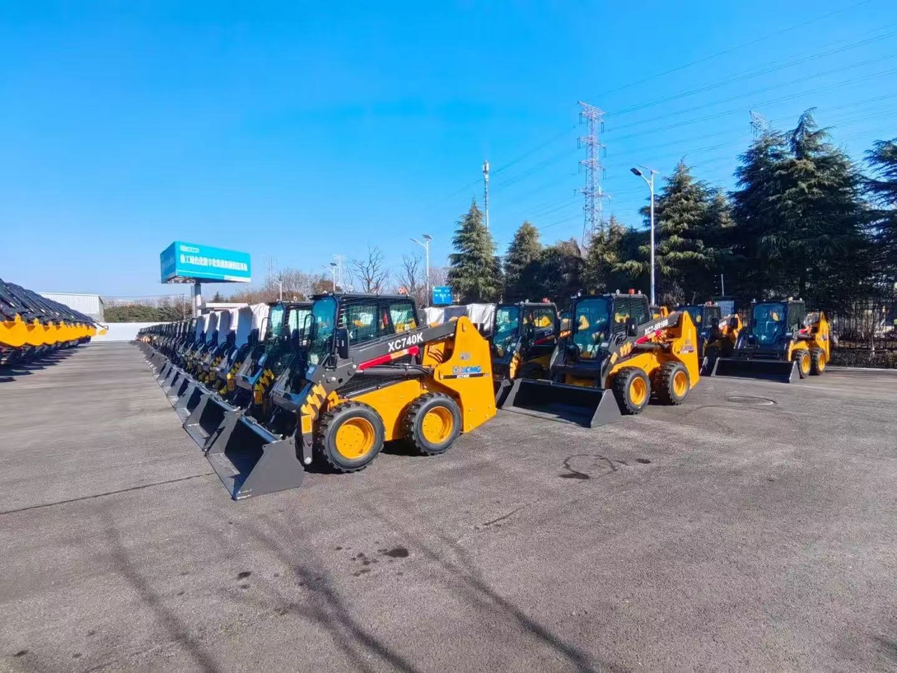 XCMG XC7-TV12 - Skid steer loader: picture 3 XCMG XC7-TV12 - Skid steer loader: picture 3