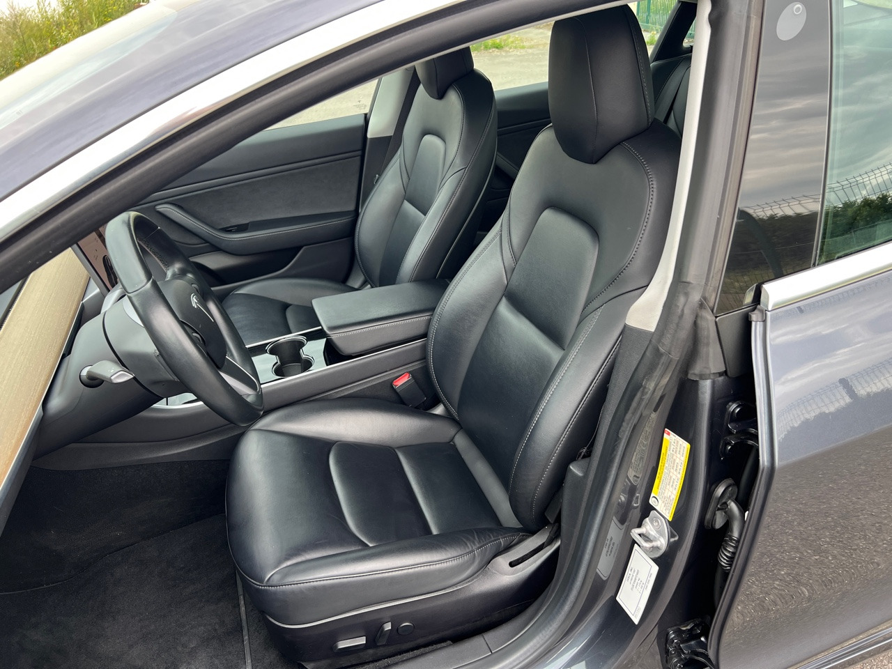 TESLA Model 3 Standard Range Plus Autopilot Garantie - Sedan: picture 5 TESLA Model 3 Standard Range Plus Autopilot Garantie - Sedan: picture 5