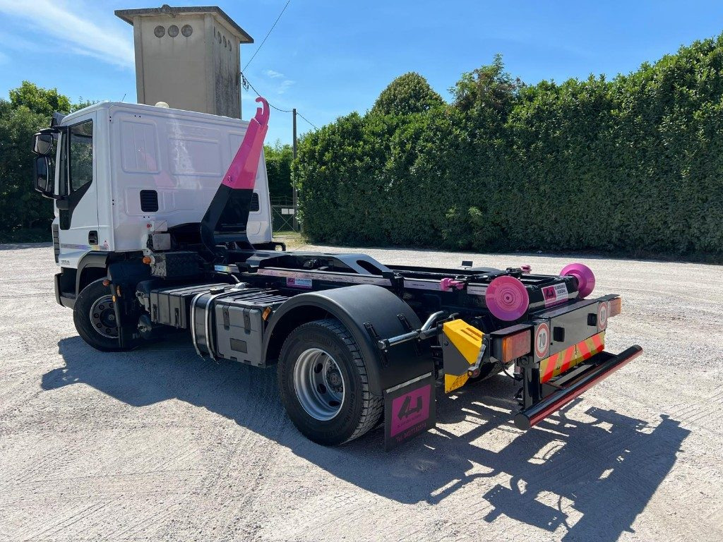 IVECO 120EL18 SCARRABILE - Hook lift truck: picture 4 IVECO 120EL18 SCARRABILE - Hook lift truck: picture 4