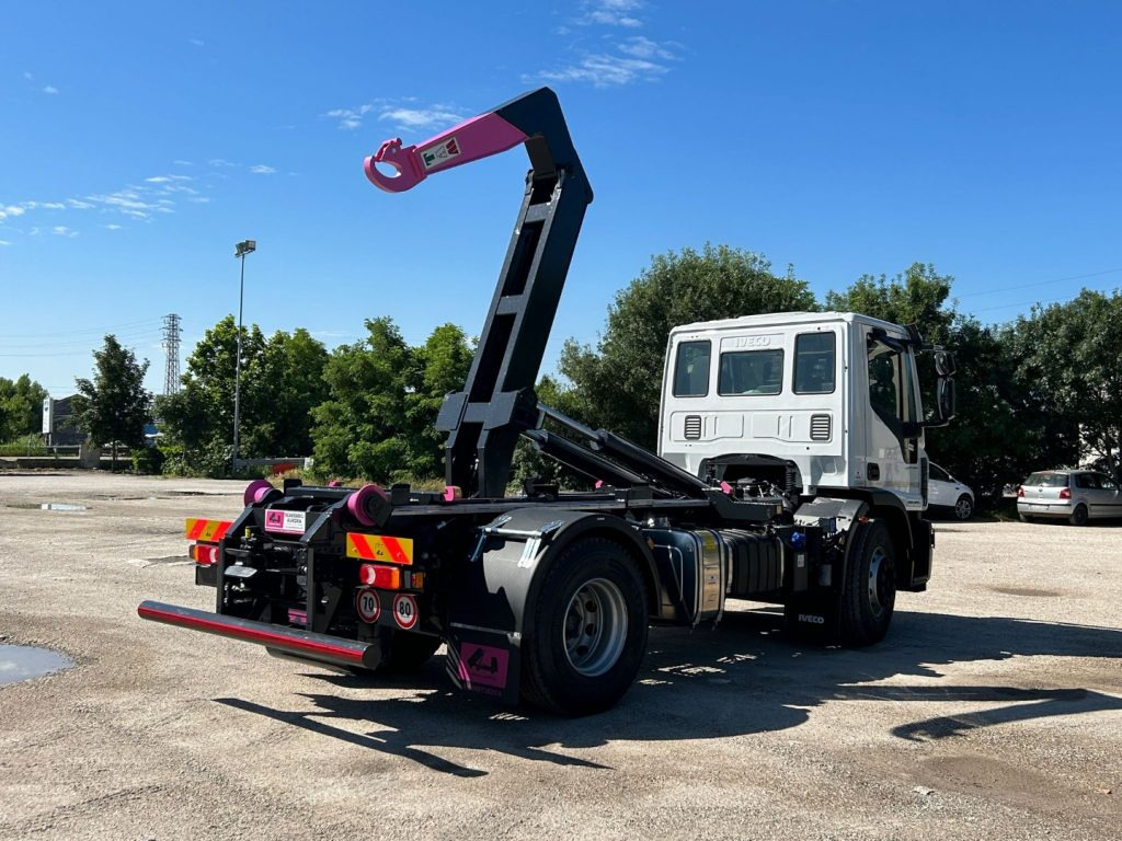 IVECO EUROCARGO 180E32K NUOVO SCARRABILE - Hook lift truck: picture 5 IVECO EUROCARGO 180E32K NUOVO SCARRABILE - Hook lift truck: picture 5