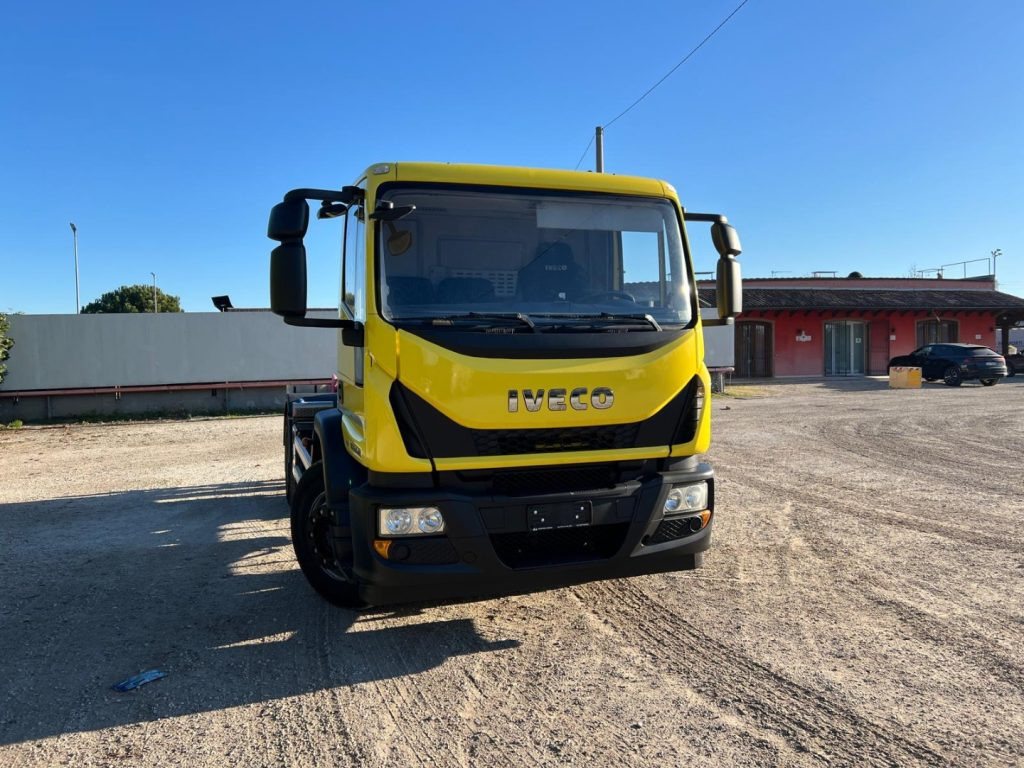 Hook lift truck IVECO EUROCARGO 180EL28 SCARRABILE: picture 10