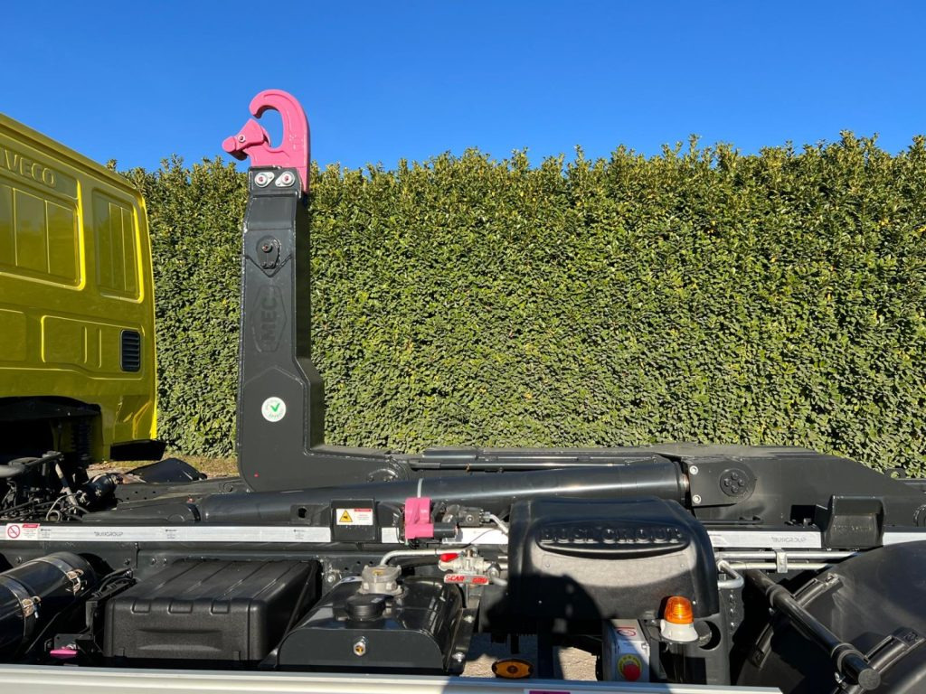 Hook lift truck IVECO EUROCARGO 180EL28 SCARRABILE: picture 11