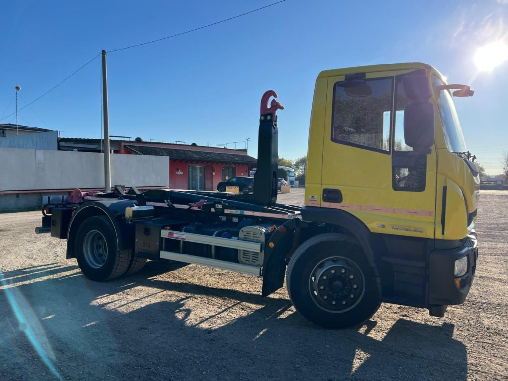 Hook lift truck IVECO EUROCARGO 180EL28 SCARRABILE: picture 8