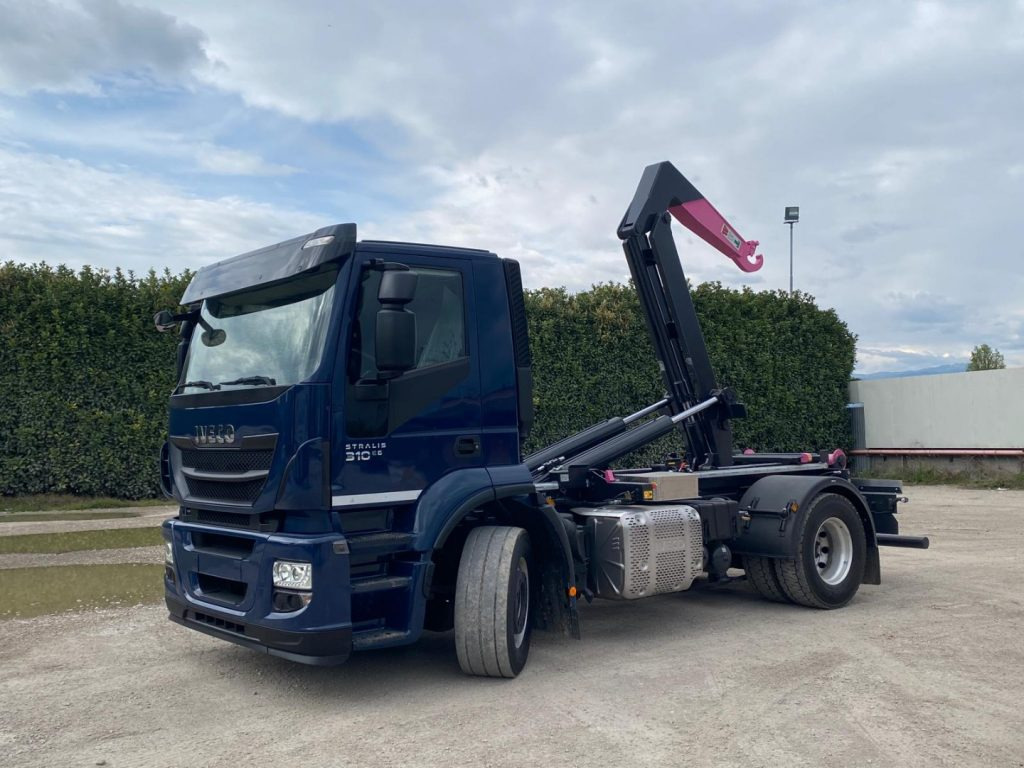 IVECO STRALIS 310 SCARRABILE FULL PNEUMATICO - Hook lift truck: picture 1 IVECO STRALIS 310 SCARRABILE FULL PNEUMATICO - Hook lift truck: picture 1