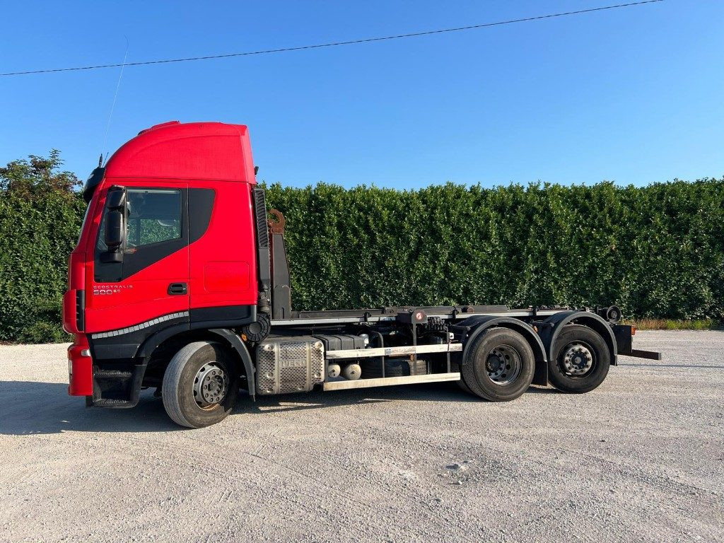 IVECO STRALIS 500 SCARRABILE - Hook lift truck: picture 3 IVECO STRALIS 500 SCARRABILE - Hook lift truck: picture 3
