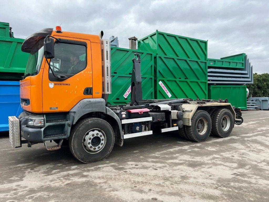 RENAULT KERAX 320 SCARRABILE - Hook lift truck: picture 4 RENAULT KERAX 320 SCARRABILE - Hook lift truck: picture 4