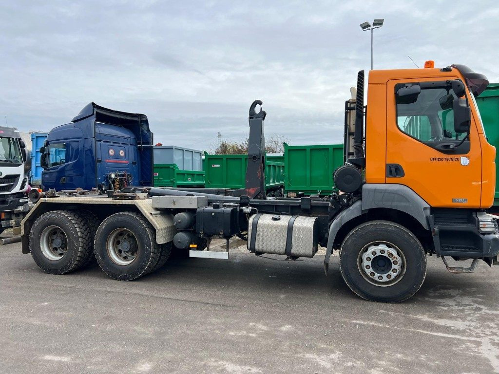 RENAULT KERAX 320 SCARRABILE - Hook lift truck: picture 3 RENAULT KERAX 320 SCARRABILE - Hook lift truck: picture 3