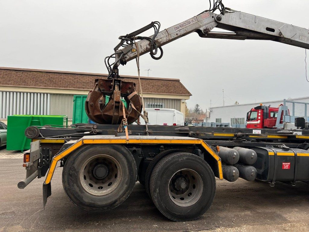 SCANIA 124GB 420 SCARRABILE CON GRU - Hook lift truck: picture 5 SCANIA 124GB 420 SCARRABILE CON GRU - Hook lift truck: picture 5