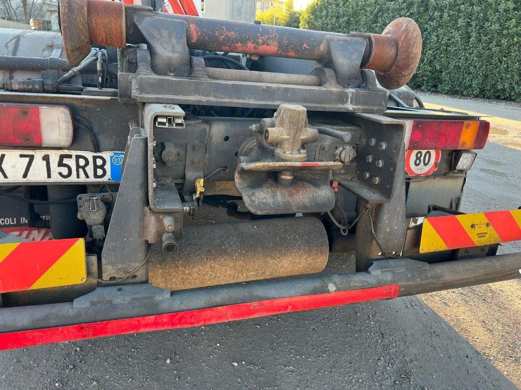 Hook lift truck SCANIA CV R124 SCARRABILE CON GRU E POLIPO: picture 7