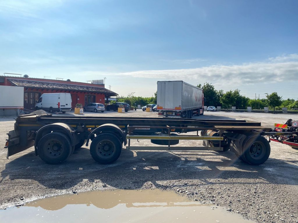 ZORZI 26 R 070 19 A SCARRABILE BALESTRATO - Roll-off/ Skip trailer: picture 4 ZORZI 26 R 070 19 A SCARRABILE BALESTRATO - Roll-off/ Skip trailer: picture 4