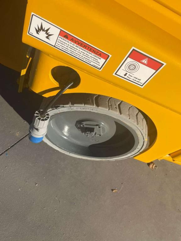 Haulotte COMPACT 10N - Scissor lift: picture 4 Haulotte COMPACT 10N - Scissor lift: picture 4