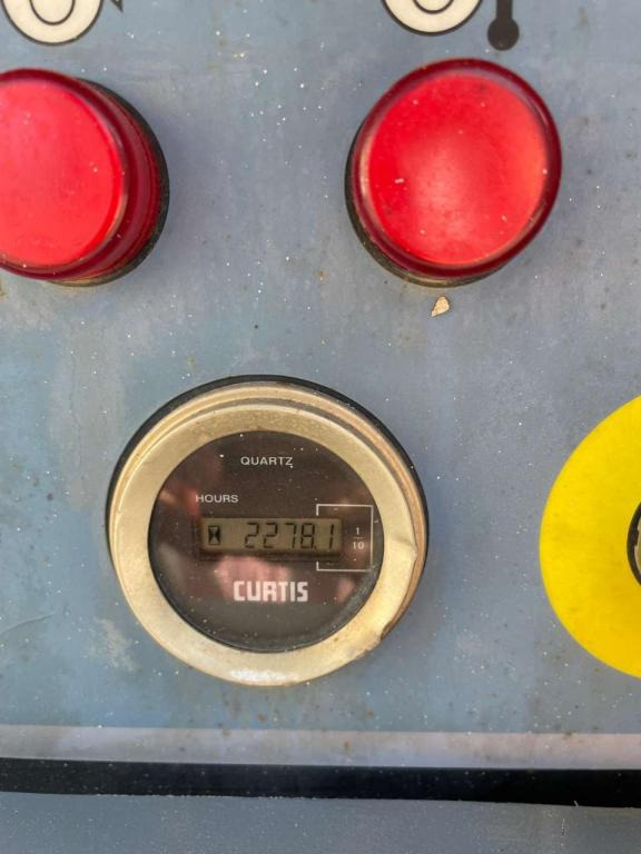 Haulotte COMPACT 12DX - Scissor lift: picture 4 Haulotte COMPACT 12DX - Scissor lift: picture 4