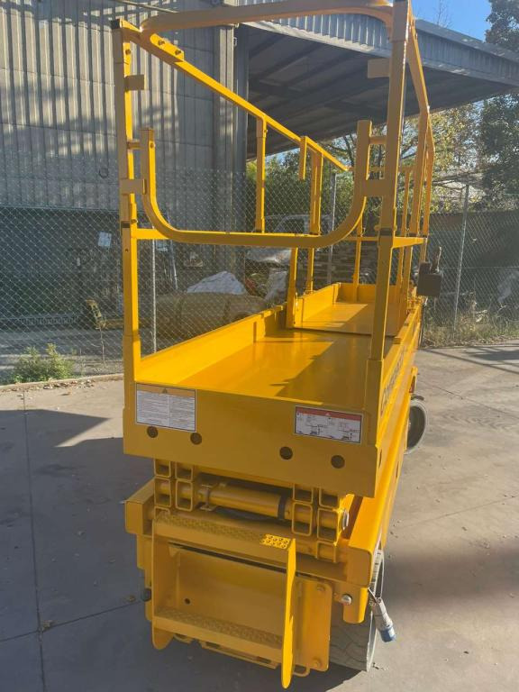 Haulotte COMPACT 8 - Scissor lift: picture 5 Haulotte COMPACT 8 - Scissor lift: picture 5