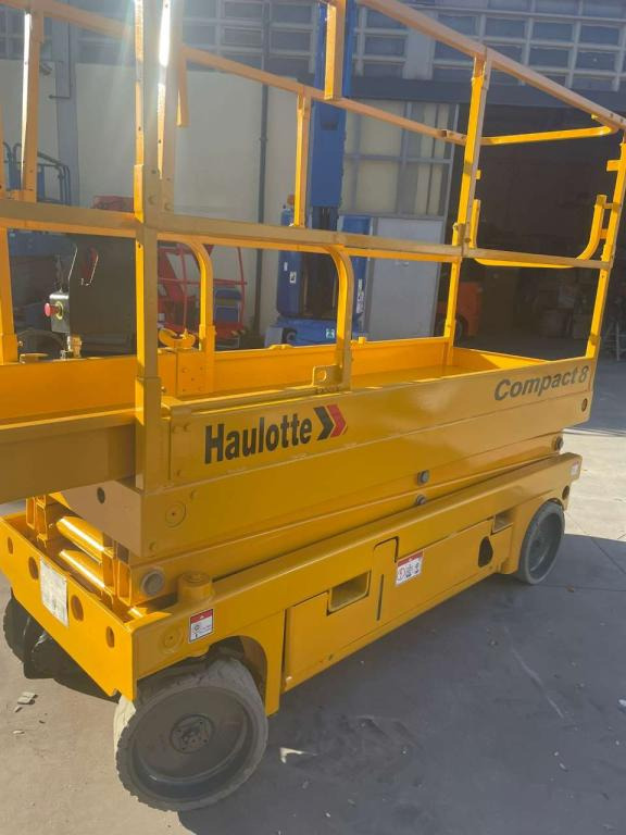 Haulotte COMPACT 8 - Scissor lift: picture 3 Haulotte COMPACT 8 - Scissor lift: picture 3