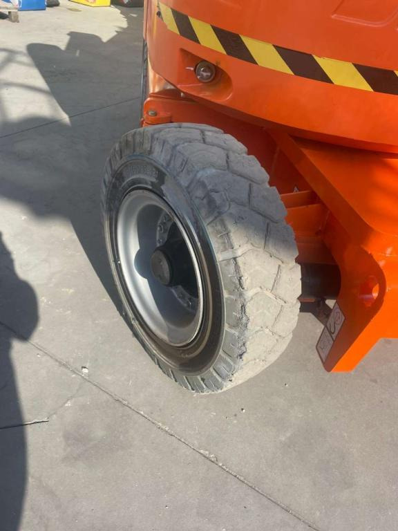 JLG E300AJP - Articulated boom: picture 2 JLG E300AJP - Articulated boom: picture 2