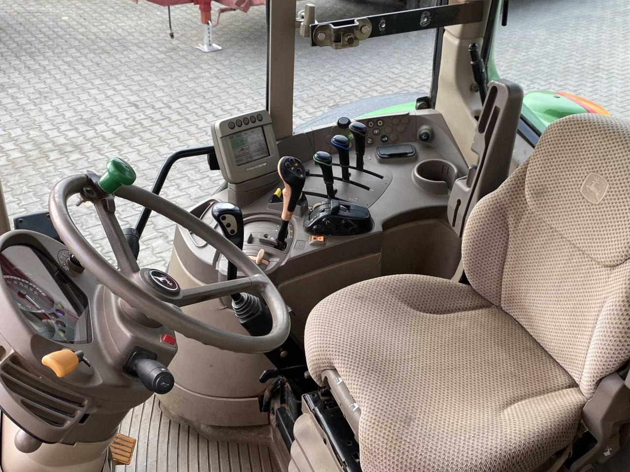 John Deere 6430 Premium - Farm tractor: picture 4 John Deere 6430 Premium - Farm tractor: picture 4