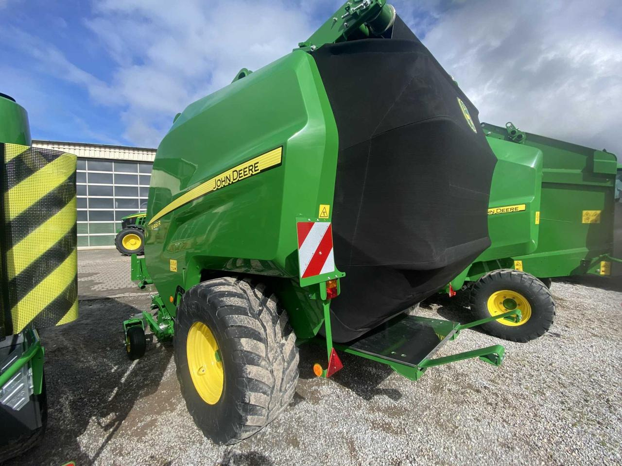 John Deere V461 R - 671 Bunde - Round baler: picture 4 John Deere V461 R - 671 Bunde - Round baler: picture 4