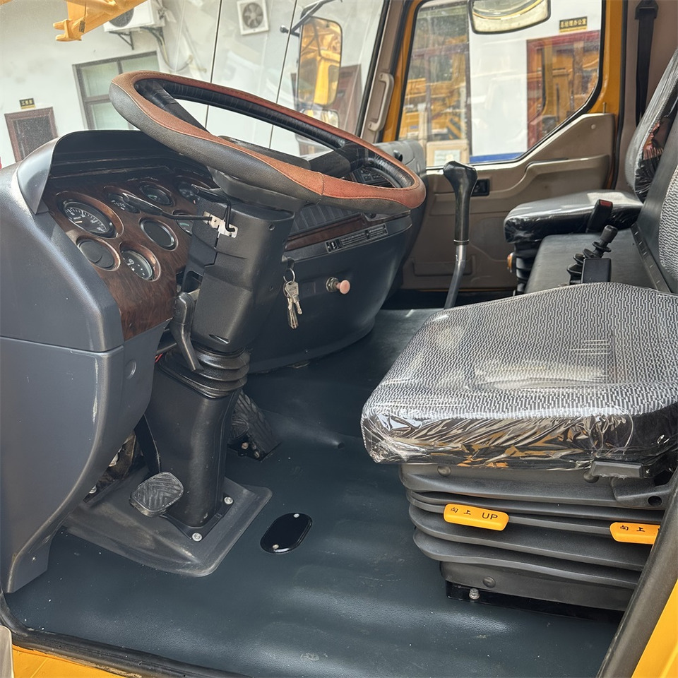 XCMG QY35K5 XCT35 QY35K5C 35 ton truck crane - Mobile crane: picture 5 XCMG QY35K5 XCT35 QY35K5C 35 ton truck crane - Mobile crane: picture 5