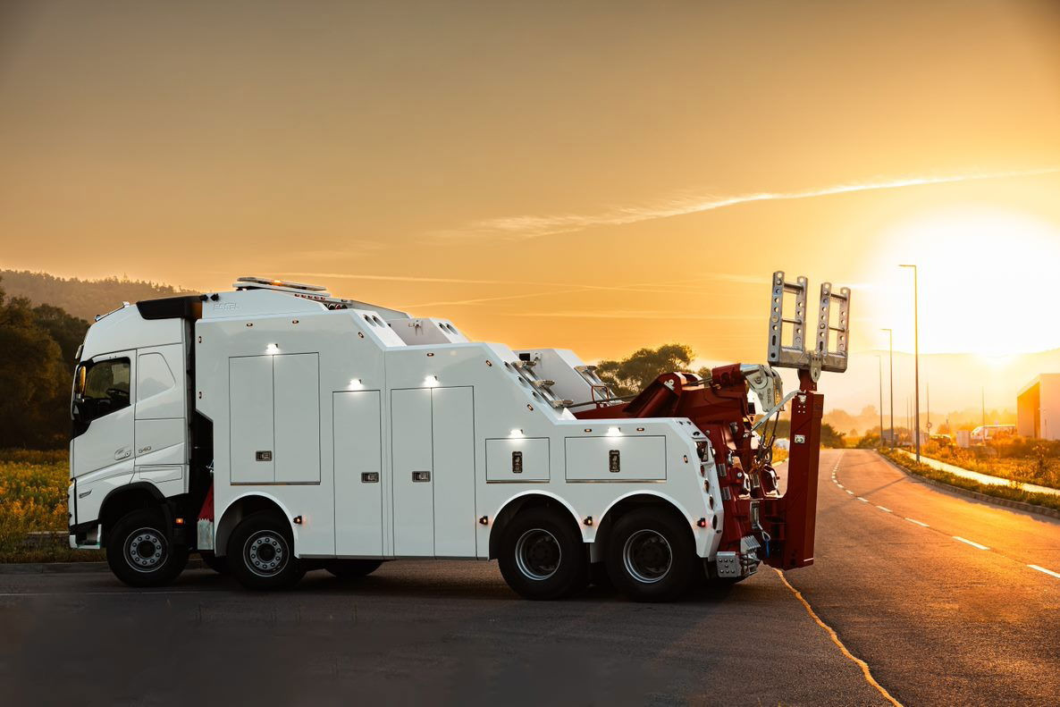 Tow truck Volvo FH NEW ER4120 5 winches T-REX Volvo FH 540 8x4 WB6,0 White or RED: picture 19