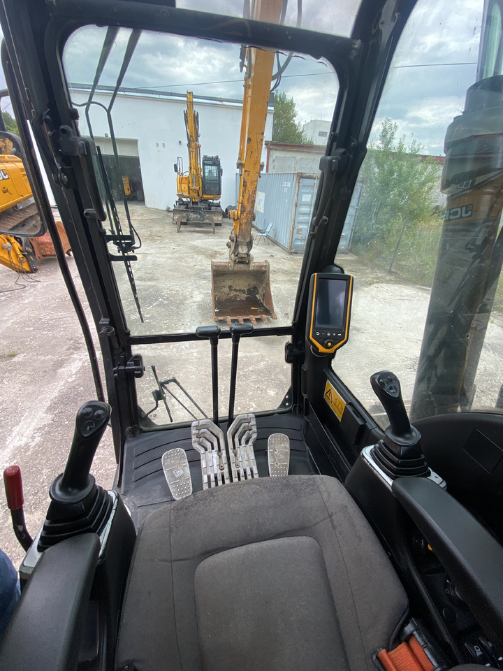 Crawler excavator JCB JS131: picture 22