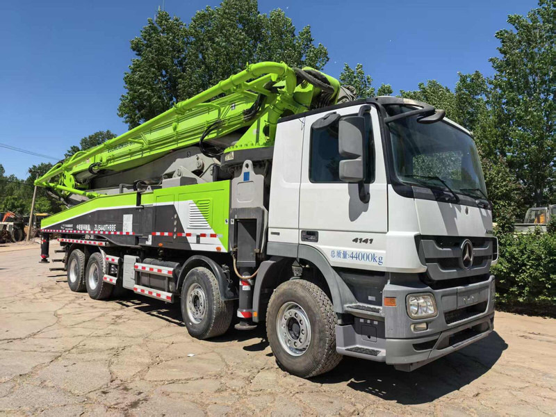 Mercedes-Benz Actros - Concrete pump truck: picture 1 Mercedes-Benz Actros - Concrete pump truck: picture 1