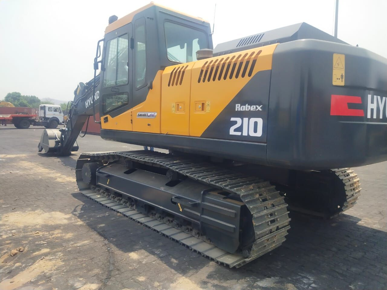 New Hyundai R210 tracked excavator - Crawler excavator: picture 3 New Hyundai R210 tracked excavator - Crawler excavator: picture 3