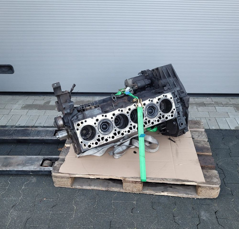 BLOK SILNIKA IVECO EUROCARGO E6 - Cylinder block for Truck: picture 1 BLOK SILNIKA IVECO EUROCARGO E6 - Cylinder block for Truck: picture 1