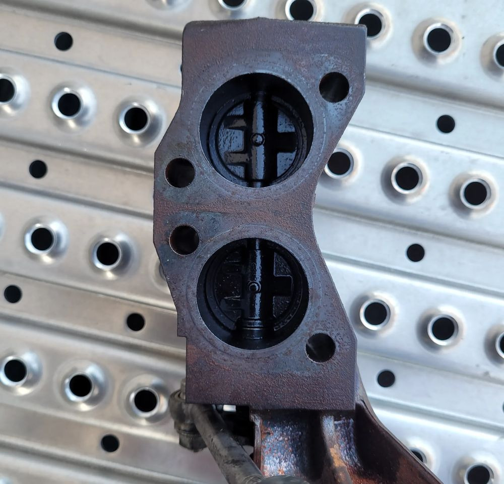 EGR PRZEPUSTNICA MAN TGX TGS NM KS200514-01R SPRAWNY CHWALIM116 - Cooling system for Truck: picture 4 EGR PRZEPUSTNICA MAN TGX TGS NM KS200514-01R SPRAWNY CHWALIM116 - Cooling system for Truck: picture 4