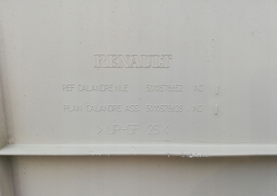 MASKA ATRAPA RENAULT MIDLUM ORYGINAŁ - Hood for Truck: picture 4 MASKA ATRAPA RENAULT MIDLUM ORYGINAŁ - Hood for Truck: picture 4