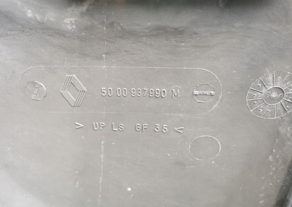 NAROŻNIK ZDERZAKA RENAULT MAGNUM E TEC ORYGINAŁ - Bumper for Truck: picture 3 NAROŻNIK ZDERZAKA RENAULT MAGNUM E TEC ORYGINAŁ - Bumper for Truck: picture 3