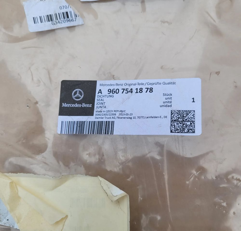 USZCZELKA MERCEDES ACTROS MP4 MP5 ORYGINAŁ NOWA A9607541878 CHWALIM116 - Body and exterior for Truck: picture 2 USZCZELKA MERCEDES ACTROS MP4 MP5 ORYGINAŁ NOWA A9607541878 CHWALIM116 - Body and exterior for Truck: picture 2