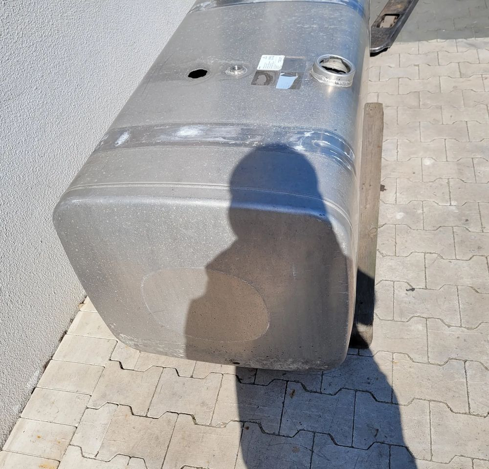 ZBIORNIK PALIWA MAN TGX TGS 490L 130X63X68CM - Fuel tank for Truck: picture 3 ZBIORNIK PALIWA MAN TGX TGS 490L 130X63X68CM - Fuel tank for Truck: picture 3