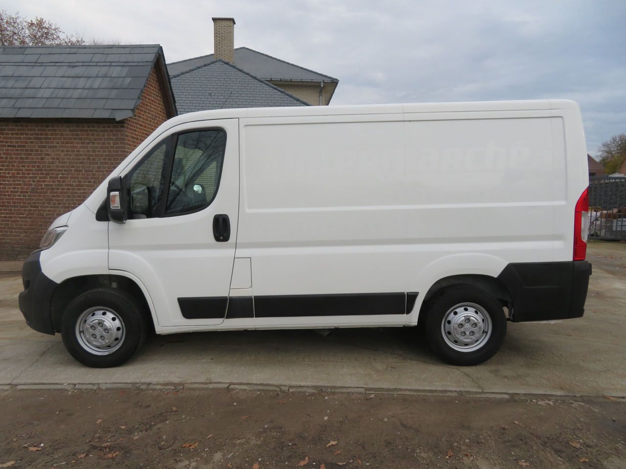 Citroën Jumper 2.2 BlueHDi - L1H1 - Small van: picture 4 Citroën Jumper 2.2 BlueHDi - L1H1 - Small van: picture 4