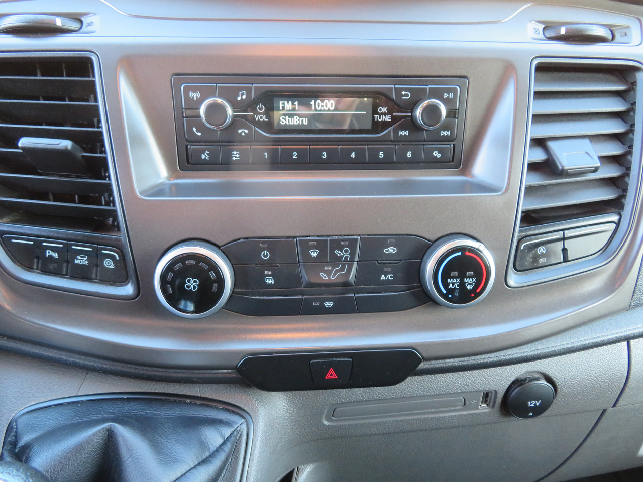 Small van Ford Transit Custom 2.0 Trend: picture 12