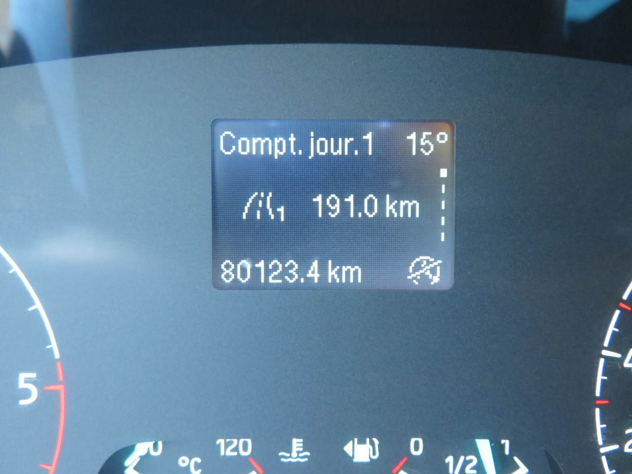 Small van Ford Transit Custom 2.0 Trend: picture 14