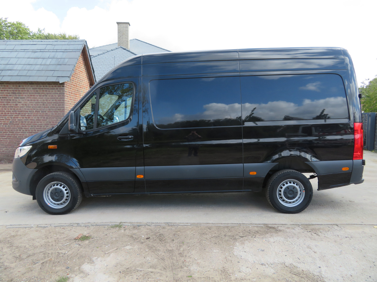 Mercedes-Benz Sprinter 317cdi - A2H2 - Panel van: picture 4 Mercedes-Benz Sprinter 317cdi - A2H2 - Panel van: picture 4