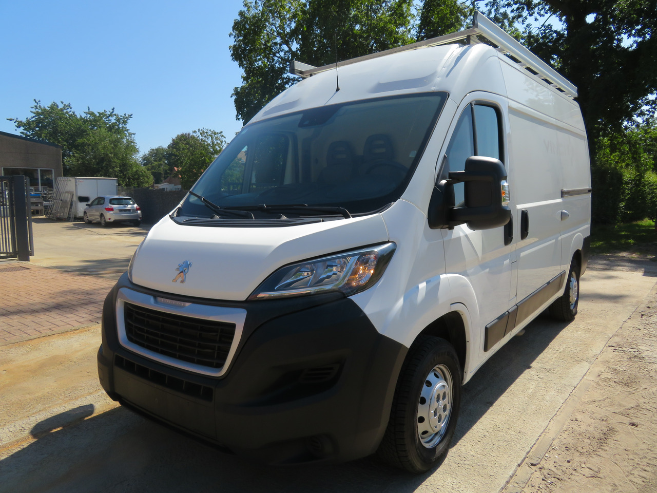 PEUGEOT Boxer 2.2 BlueHDI L2H2 - Panel van: picture 3 PEUGEOT Boxer 2.2 BlueHDI L2H2 - Panel van: picture 3