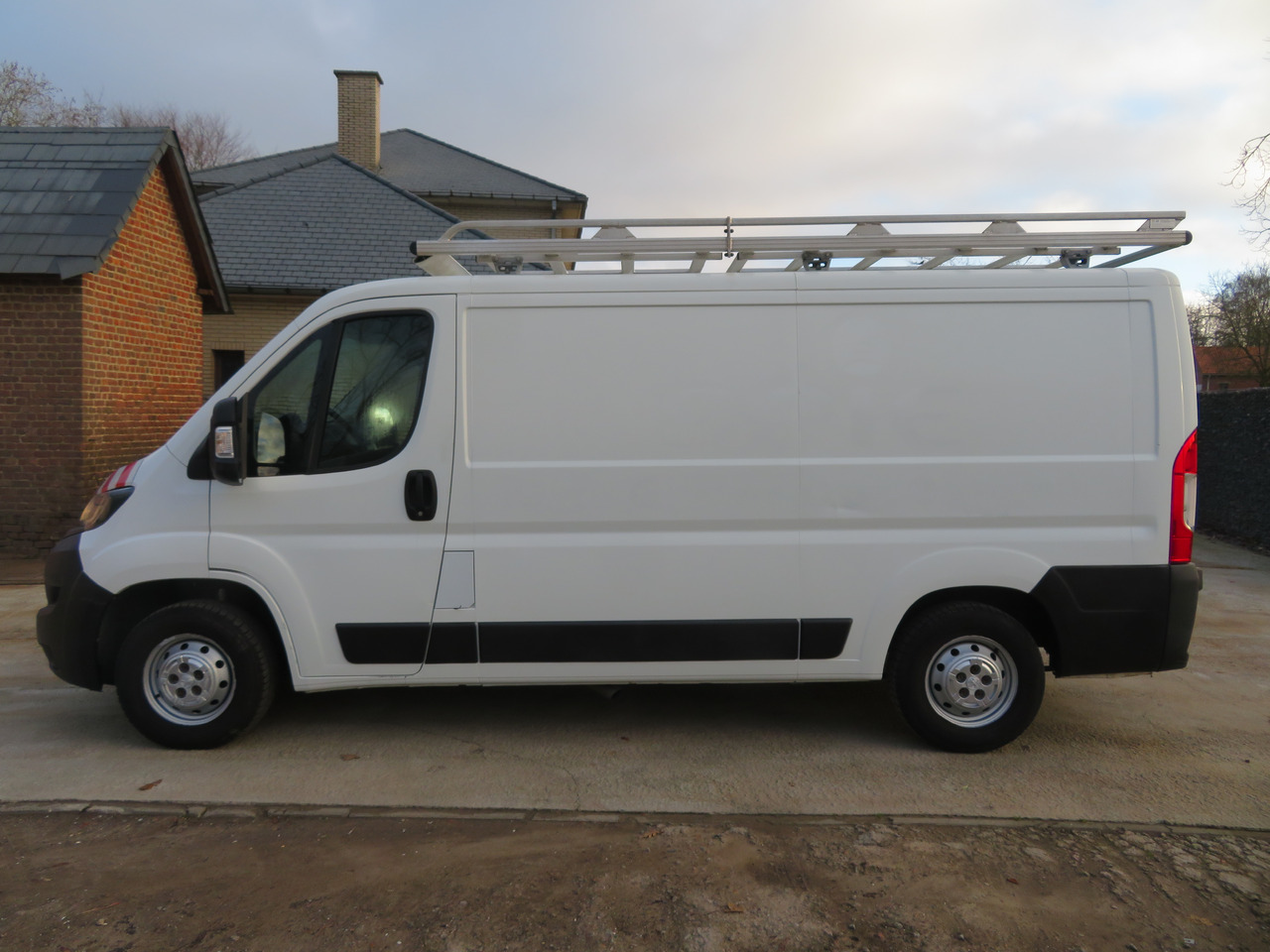 Peugeot Boxer 2.0 BlueHDI L2H1 - Small van: picture 4 Peugeot Boxer 2.0 BlueHDI L2H1 - Small van: picture 4