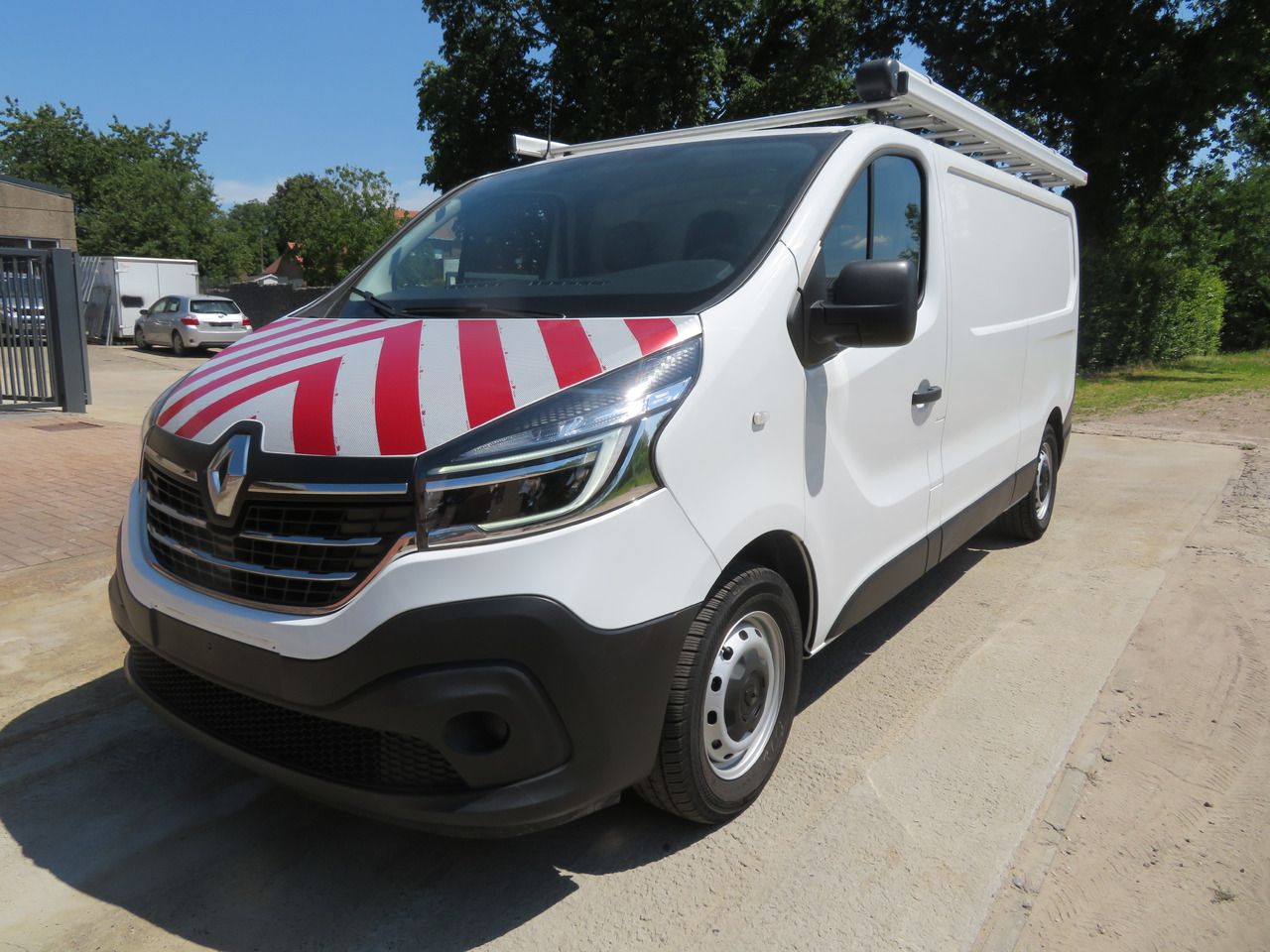 RENAULT Trafic 2.0dCi - L2H1 - Small van: picture 3 RENAULT Trafic 2.0dCi - L2H1 - Small van: picture 3
